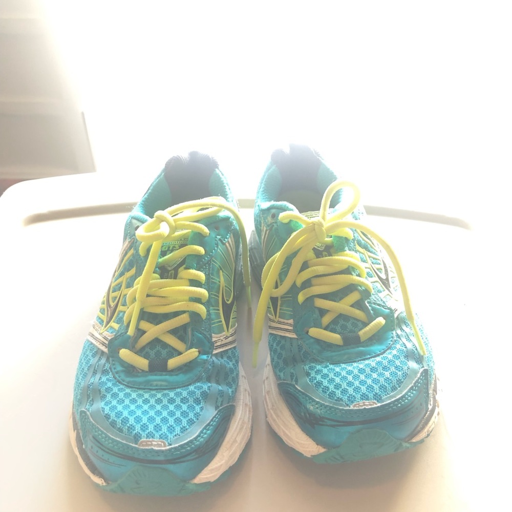Brooks sneakers